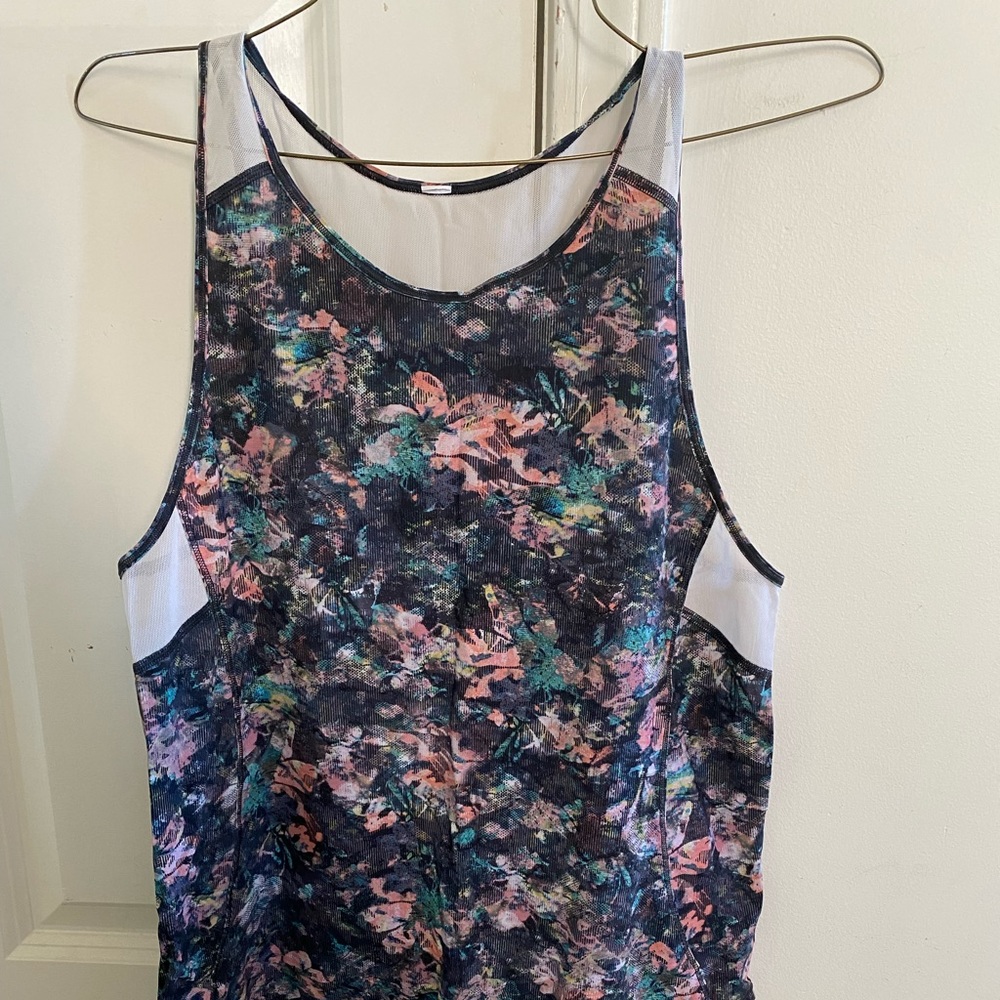 Lululemon Floral Sculpt Tank